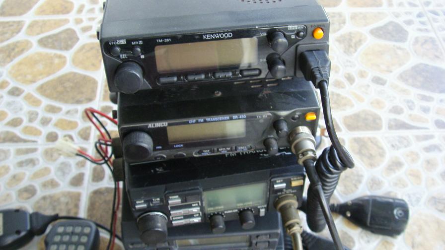 旅游旺季即将来临.本公司专业出租3-80公里的对讲机.有图