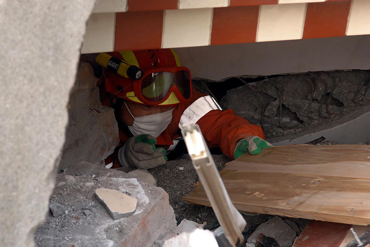 ~~~~汶川挺住!!!（集中贴图）~~~~