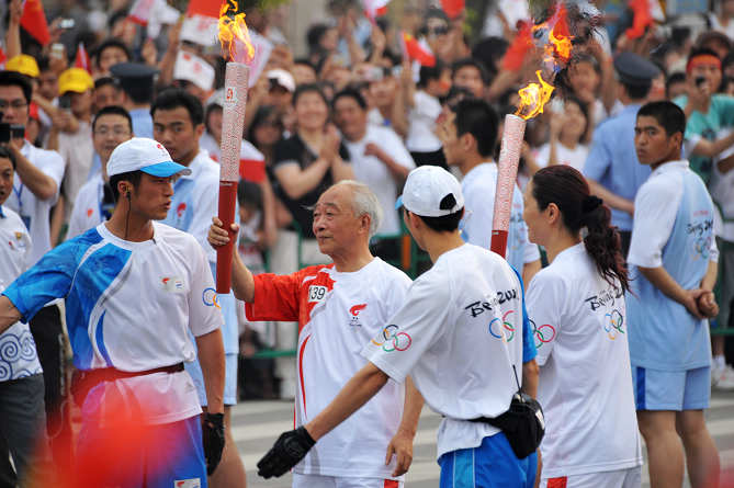 [原创]拍到二张火炬(带人字梯了``)