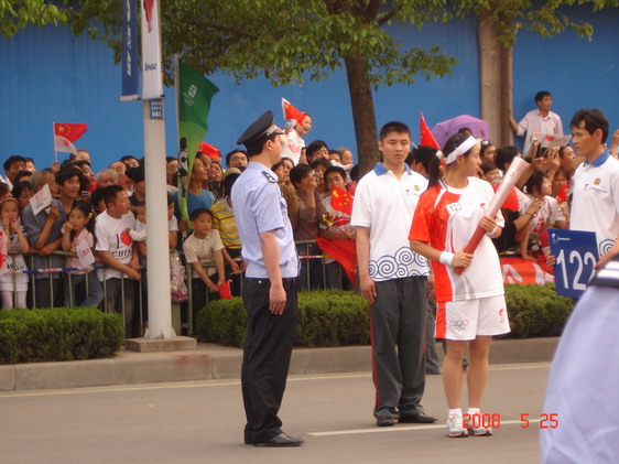 火炬接力，121棒和122棒传递