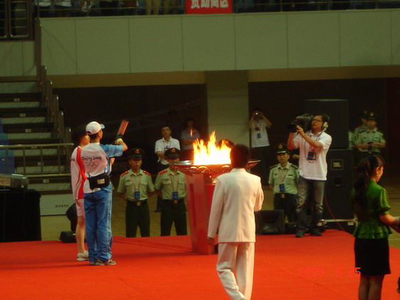 火炬接力，121棒和122棒传递