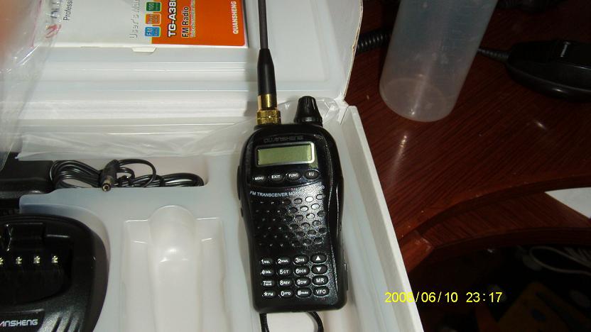 用过对讲机的也不少.对讲机自带收音功能的可能不多.请看有图