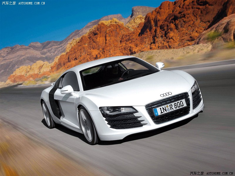 钢铁侠中的名贵跑车奥迪R8闪亮登场