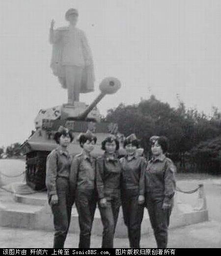 大家喜欢看老照片，我找了几张国军女兵的照片。