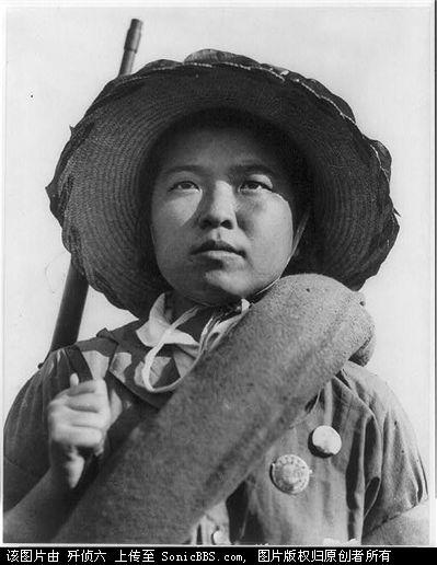 大家喜欢看老照片，我找了几张国军女兵的照片。