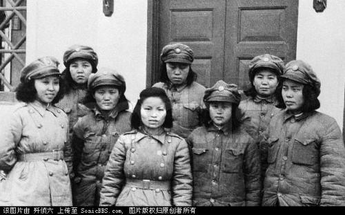大家喜欢看老照片，我找了几张国军女兵的照片。