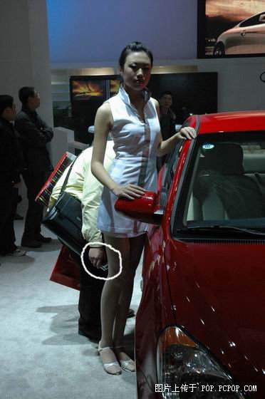 暴光一个偷拍的色狼！