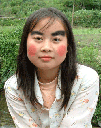 看一个挤眉弄眼的！