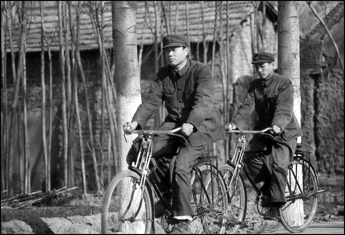 走在80年代的大路上