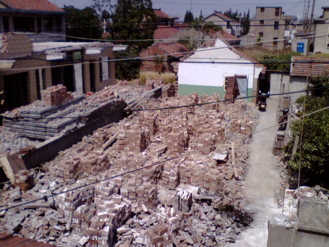 拆迁被砸怎么办？？？？？？？？