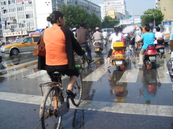 [灌水]那个路口真是有点水，大家下班注意避行