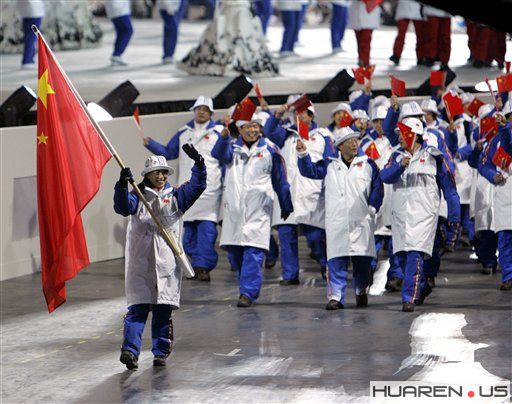 中国队出场的礼服怎么可以土成这样？