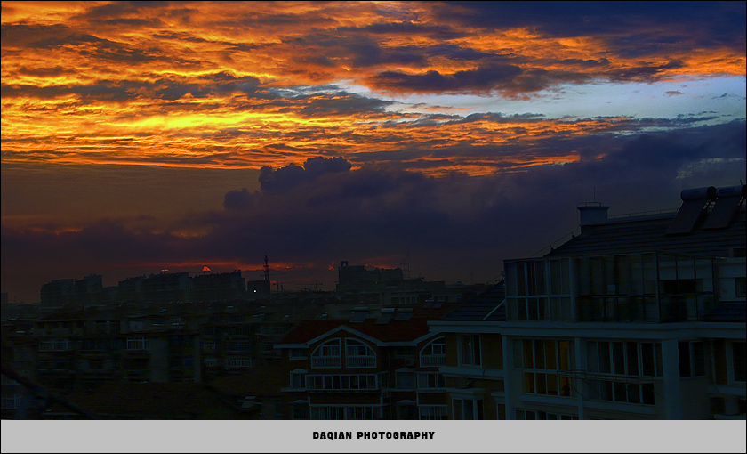 八月十日.窗外有霞光