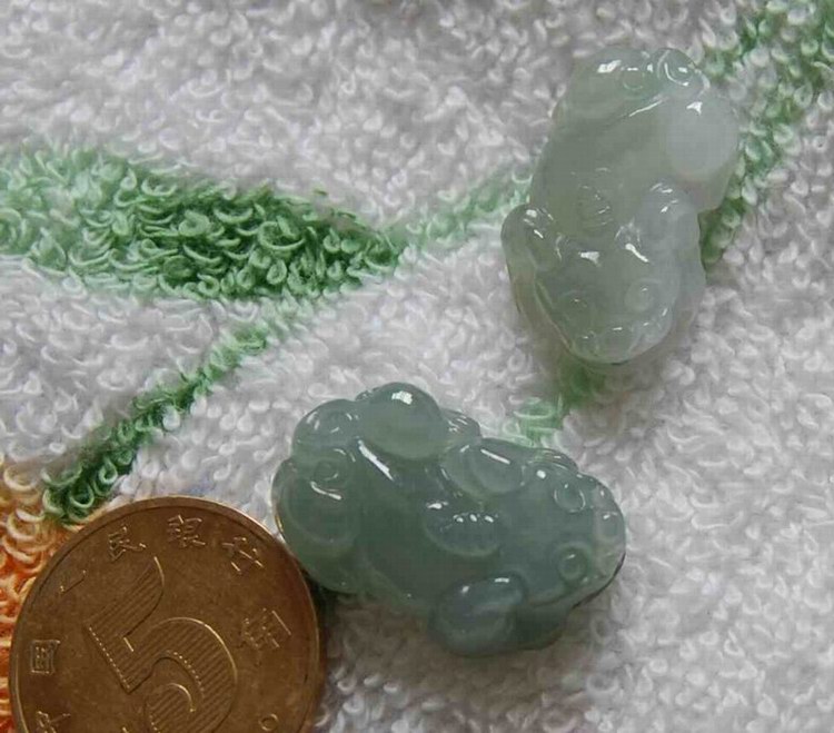 【玲珑阁翡翠专卖】为开淘宝网店 在此借地儿发点图片 有兴趣的朋友可以联系我 支持同城交易 都是