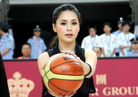 这是谁啊，嘴巴好性感，应该很爽！