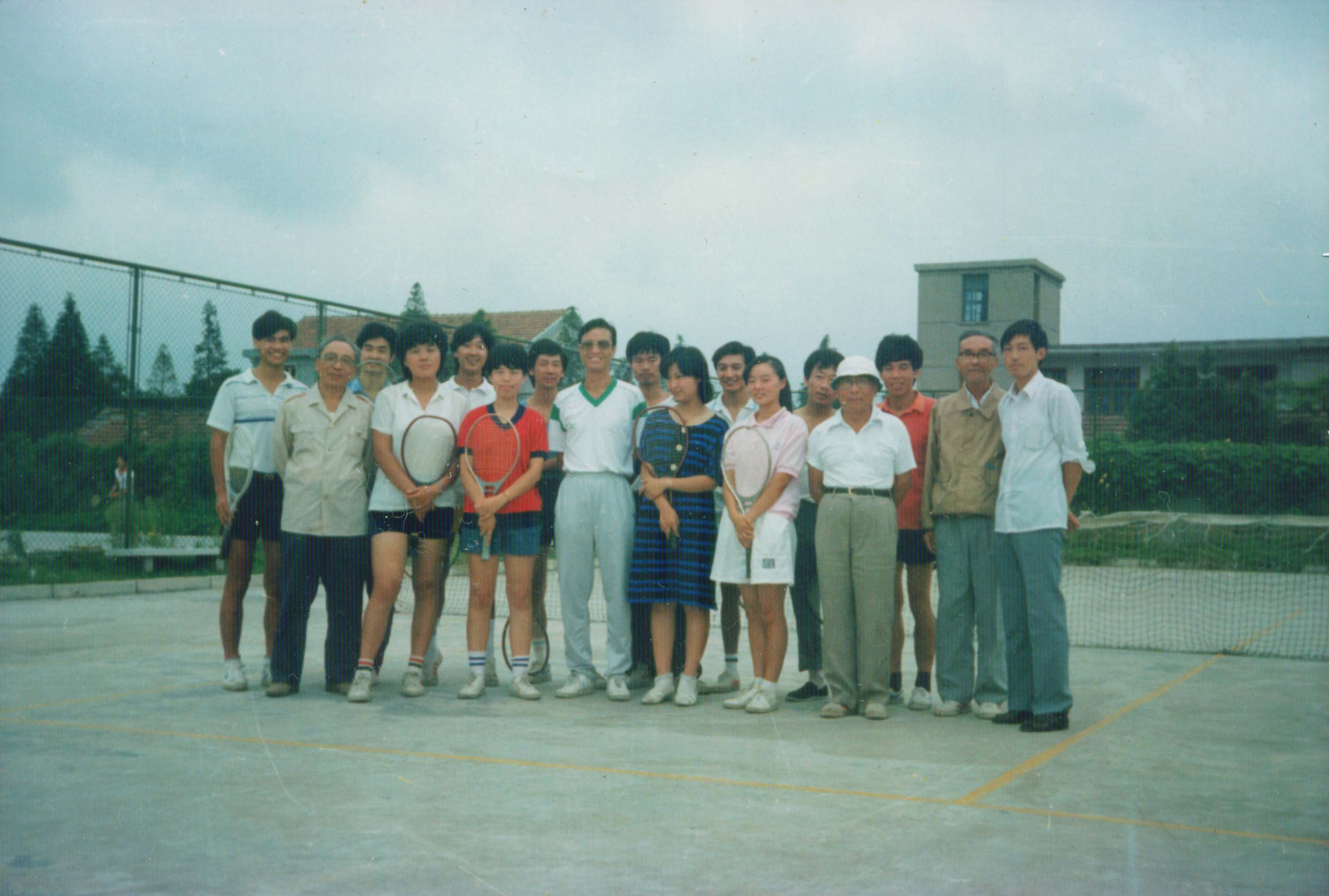 [原创]这张南通网球爱好者的照片你能认识其中几位呢
