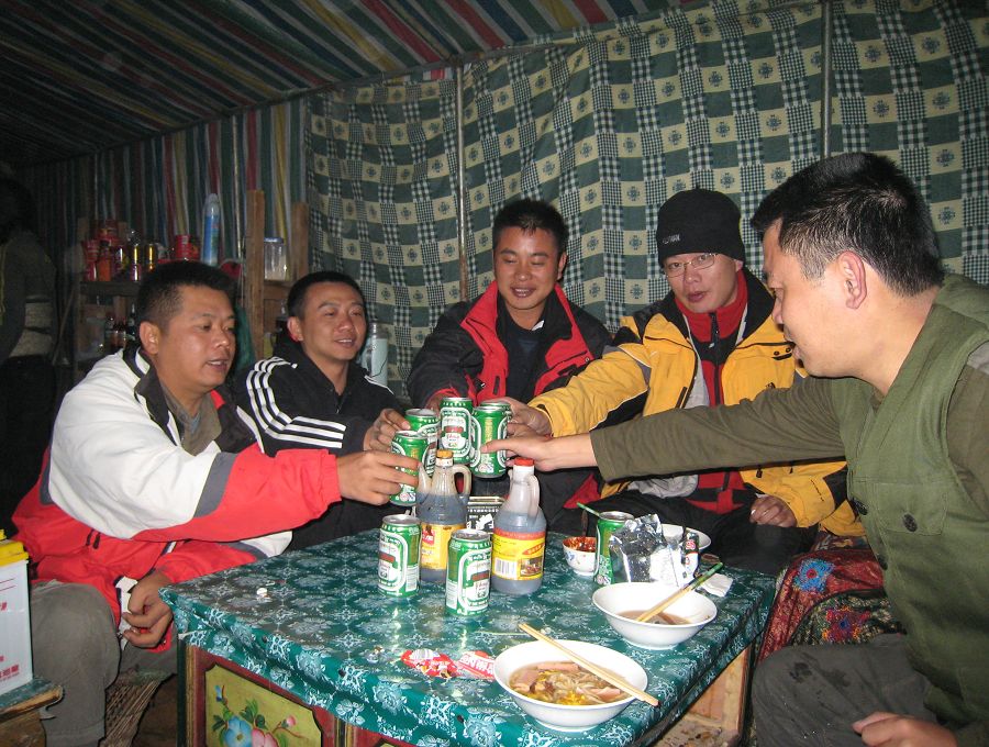 [原创]穿越西藏自驾游路途报导中--已更新前往扎什伦布寺途中照片!~