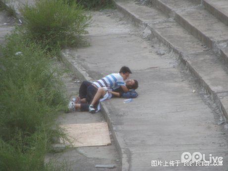 天哪，我日！∑&%*看大学生怎么打野战的！把老子雷死了！