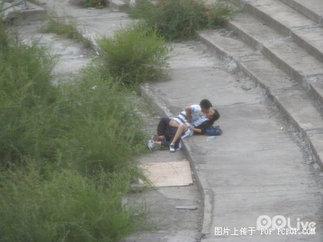 天哪，我日！∑&%*看大学生怎么打野战的！把老子雷死了！