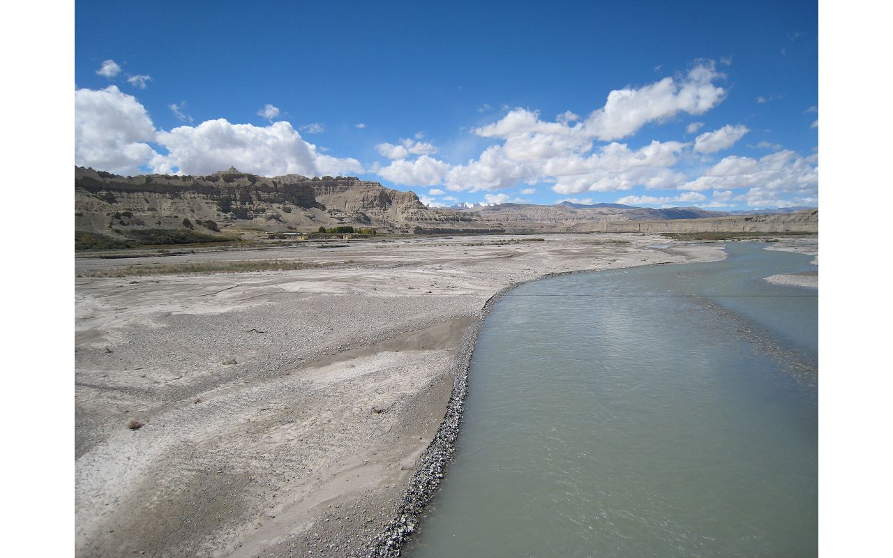 [原创]穿越西藏自驾游路途报导中--已更新札达土林照片!~