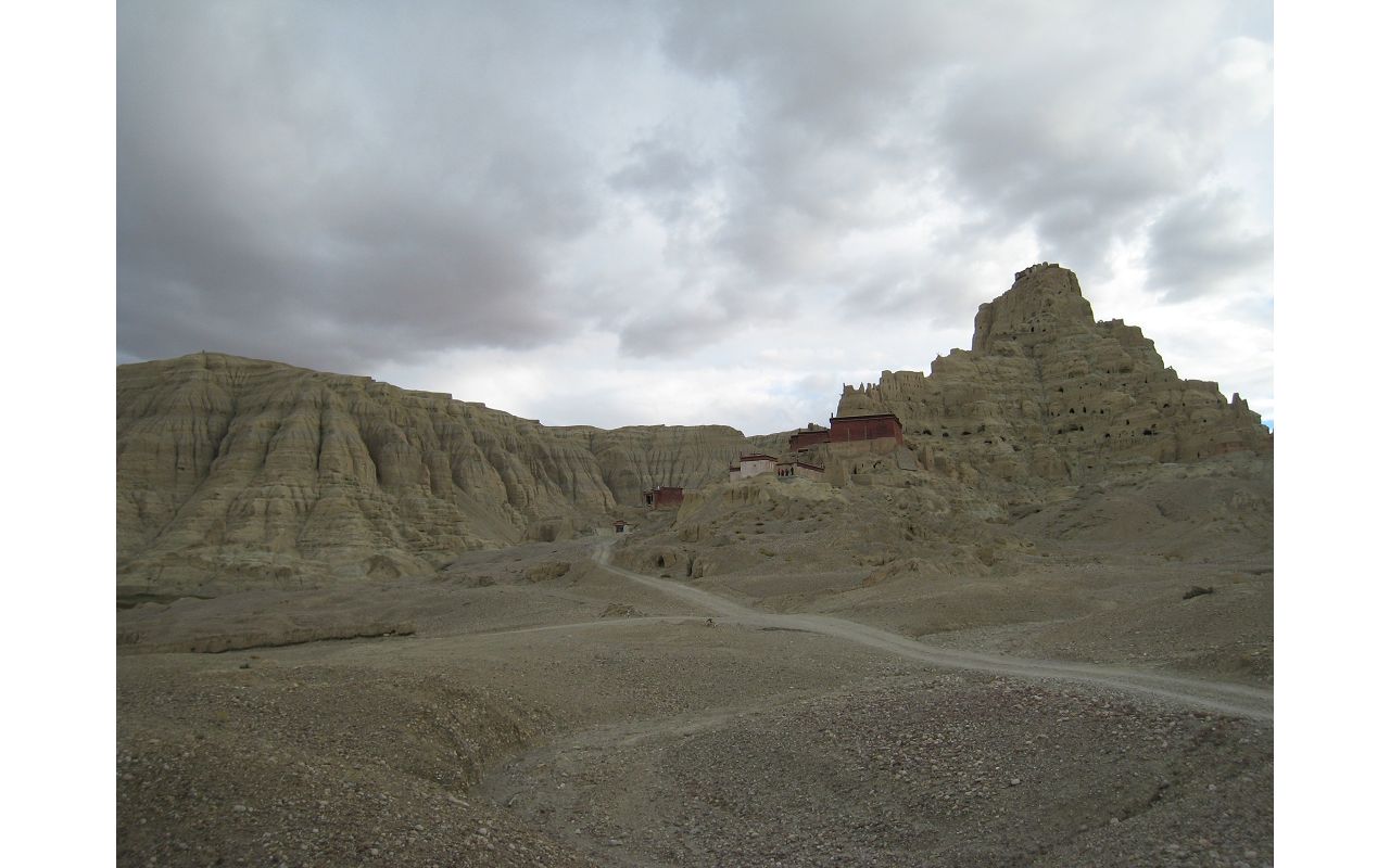 [原创]穿越西藏自驾游路途报导中--已更新札达土林照片!~