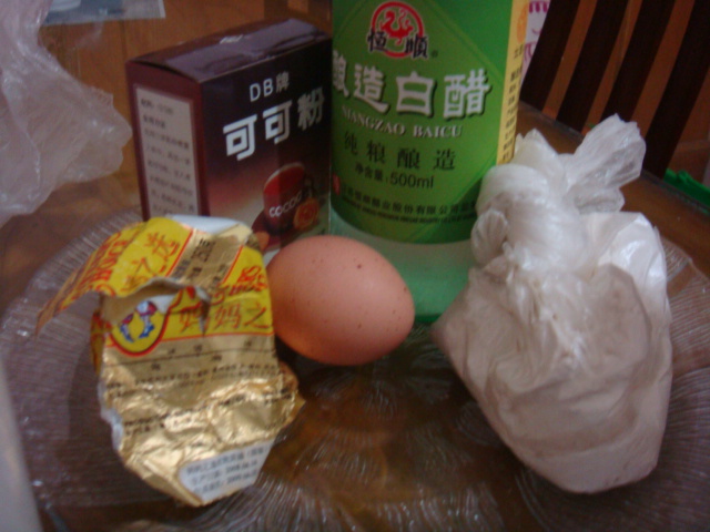 材料超市都能买到,还有白糖和色拉油,忘摆了.