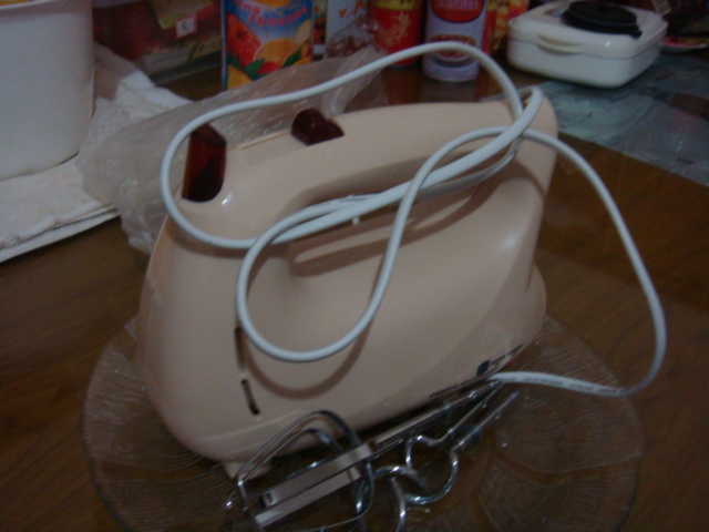 工具二:打蛋器,打发蛋白全靠它