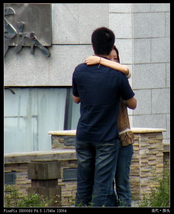 现代 街头02-600.jpg