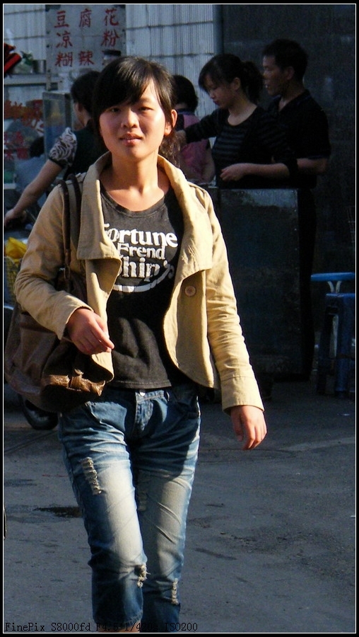 抓拍美女01.jpg