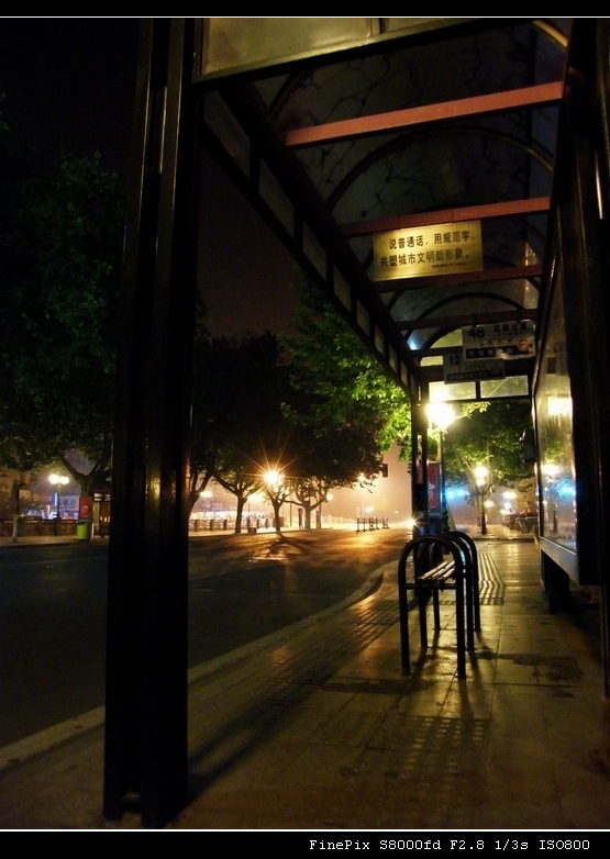子夜的公交站台-555++.jpg