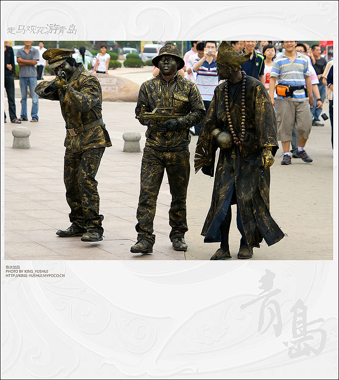 吓我一跳的东西，本来以为是雕塑，谁知道突然蹦到我镜头前，问我要钱，靠，拍照要给钱的