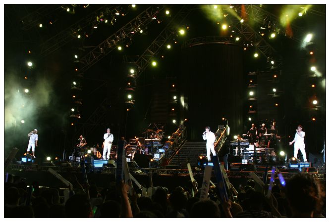 30  绿色四人.jpg