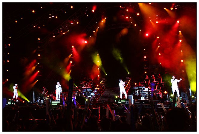 29  四人红色.jpg