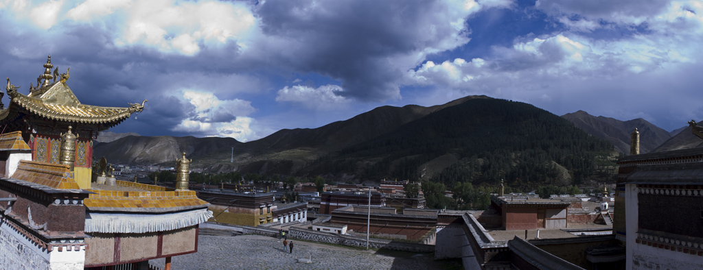 拉卜楞寺全景图2.jpg