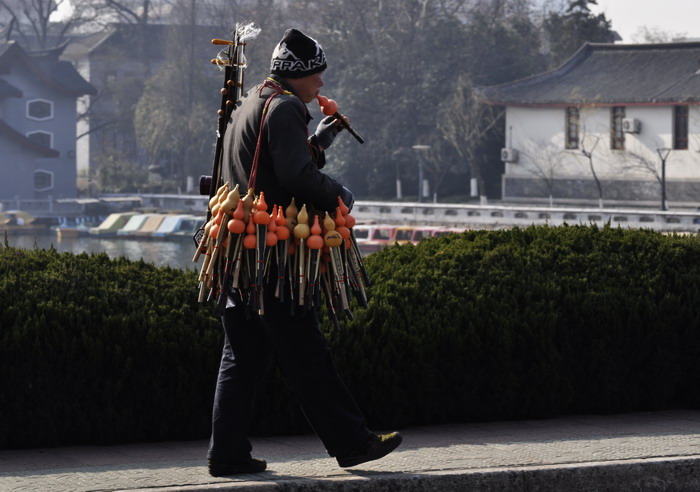卖葫芦丝的人.jpg