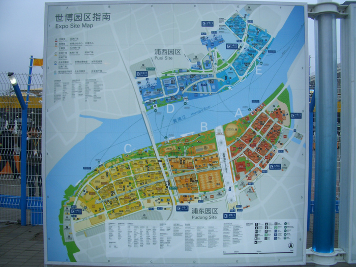 世博园区分别在浦东（ABC）和浦西（DE）