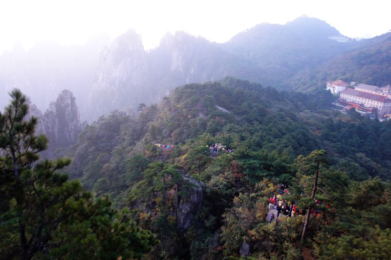 28、看日出的人们