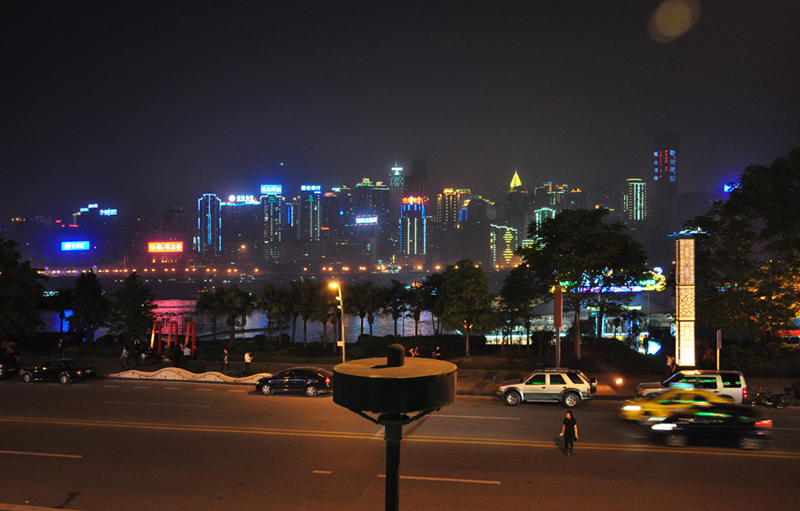 从嘉陵江南望主城区夜色-800.jpg