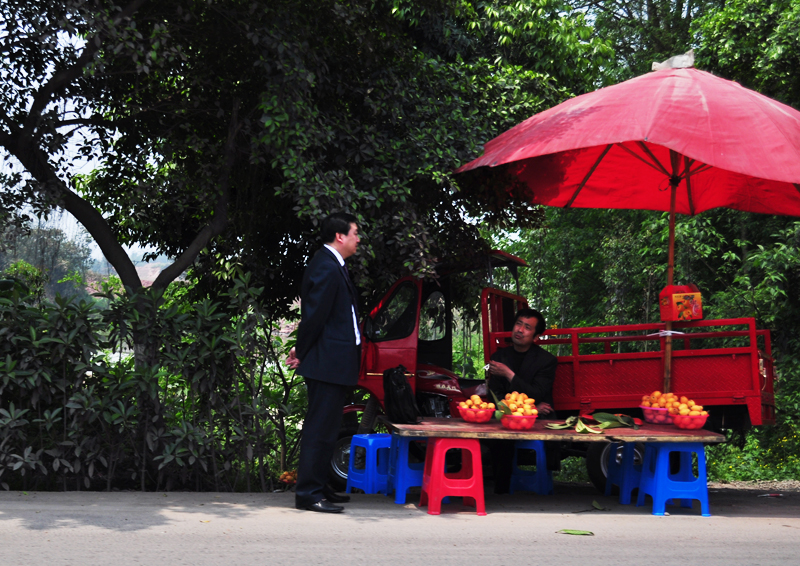 路边枇杷摊.jpg