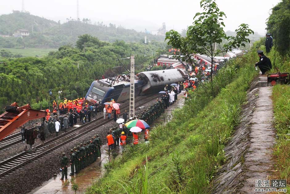 江西列车脱轨