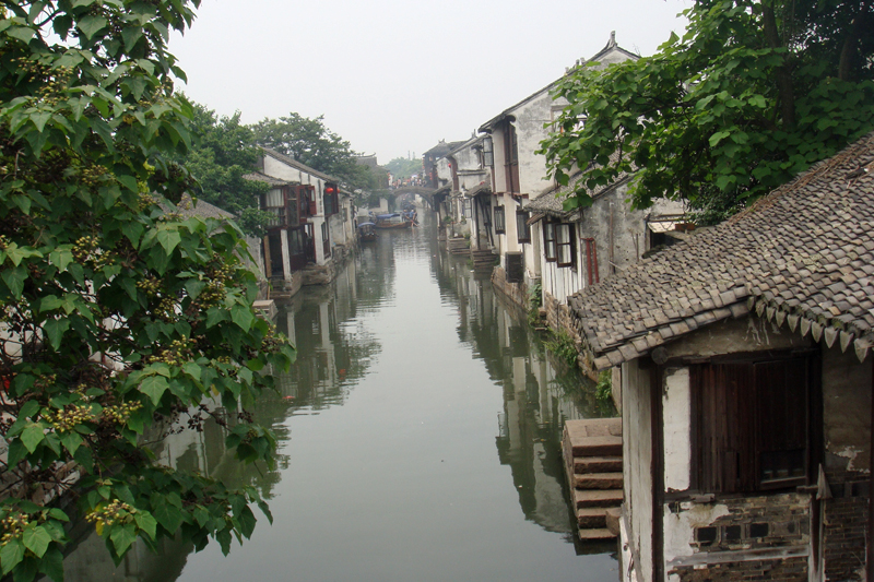 走在里面像迷宫 到出走 到处走 然后站在桥上拍风景.JPG