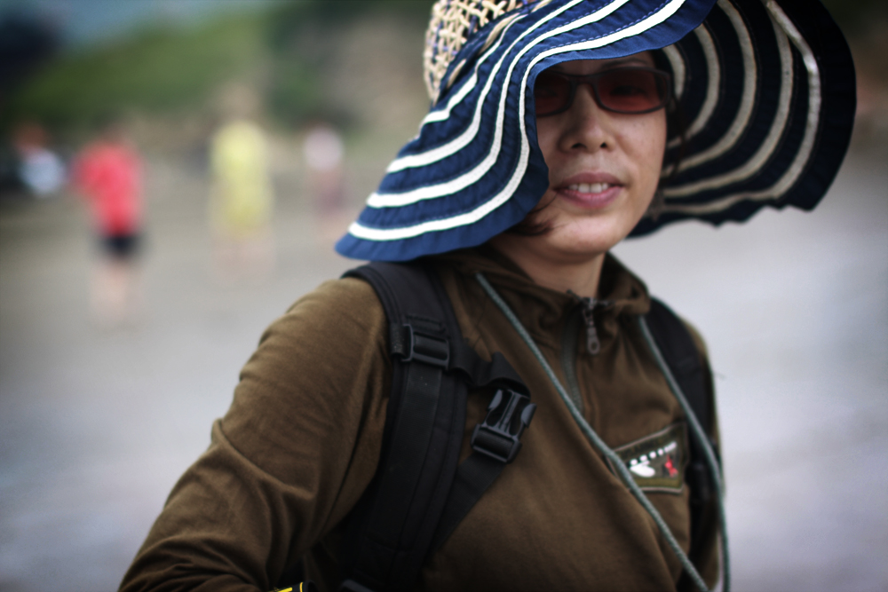 偷拍被发现了，心虚还糊了