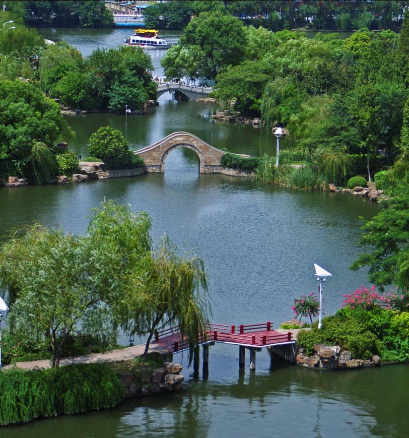 〈濠南河畔景醉人〉