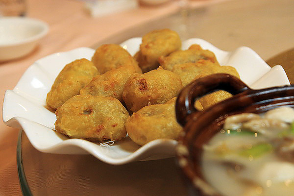 4.香芋煎鱼蛋，味道还不错，对煎炸食品比较喜欢