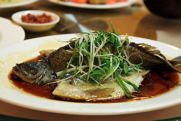 8.忘记叫什么鱼了，问道不错，鱼肉鲜嫩，鱼刺也比较好剃~