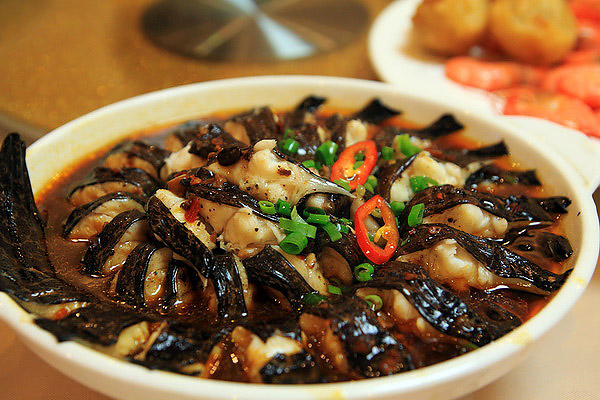9.海鳗，这个带点辣，加上鲜肥的鳗肉，入口即化，记忆比较深刻的一道菜，值得推荐~