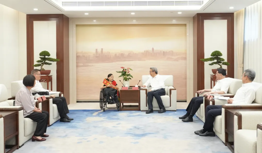 吴书记会见全国自强模范代表_ (14731970)-20250522163718.jpg